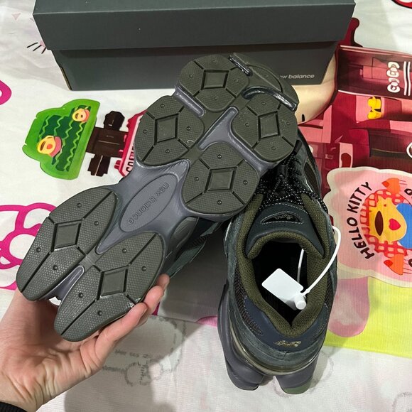 New Balance 9060 Blacktop Dark Moss - Picture 7 of 7